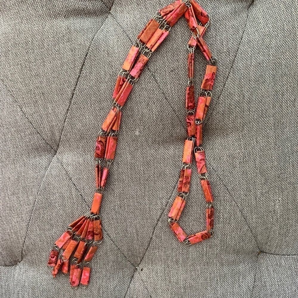 Pink variegated tassel necklace - Picture 4 of 8